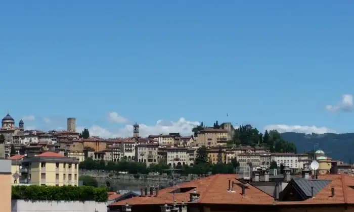 Homepal-Bergamo-Luminoso-piano-alto-con-vista-su-citt-altaALTRO