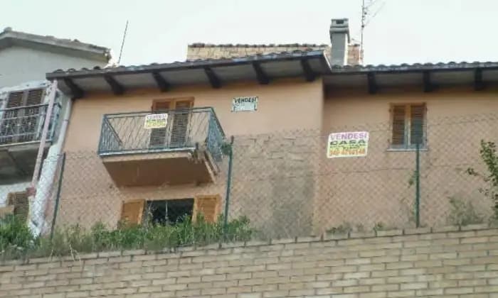 Homepal-Bellante-Appartamento-su-due-piani-in-vendita-in-via-Arnaldo-di-Troia-BellanteALTRO