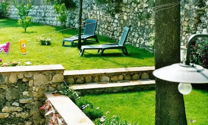Rexer-San-Lorenzello-Ampio-appartamento-con-giardino-in-palazzo-storico-SALONE
