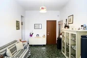 Rexer-Ischitella-Appartamento-piazza-Garibaldi-Ischitella-SALONE