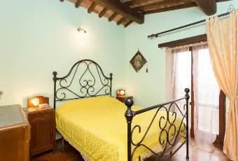 Rexer-marsciano-Graziosa-casa-in-castello-su-due-livelli-a-Km-da-Perugia-CAMERA-DA-LETTO