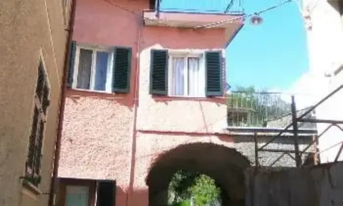 Rexer-Varese-Ligure-Casa-antica-in-pietra-ristrutturata-con-terrazza-panoramica-GIARDINO