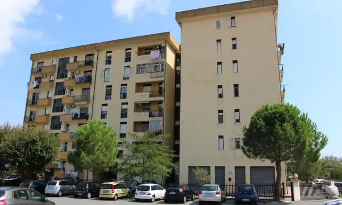 Rexer-Catanzaro-Affittasi-appartamento-arredato-SALONE