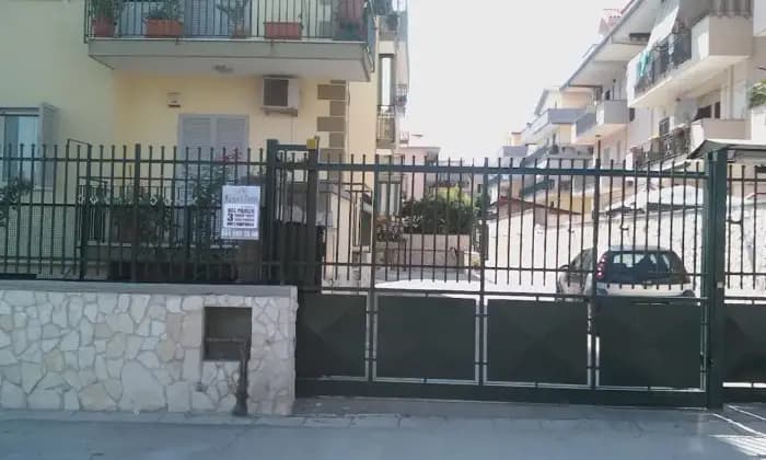 Rexer-Giugliano-in-Campania-Grazioso-appartamento-in-buono-stato-con-box-ALTRO