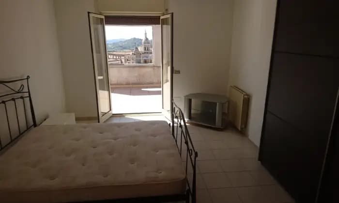 Rexer-Caltanissetta-Appartamento-con-terrazzo-panoramico-in-centro-CAMERA-DA-LETTO