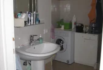 Rexer-roma-Camera-doppia-con-bagno-esclusivo-in-appartamento-arredato-BAGNO