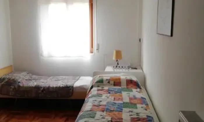 Rexer-Udine-APPARTAMENTO-PER-STUDENTI-CAMERA-DA-LETTO