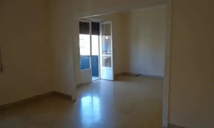 Rexer-Palermo-Ampio-e-luminoso-appartamento-dotato-di-tutti-i-confort-SALONE