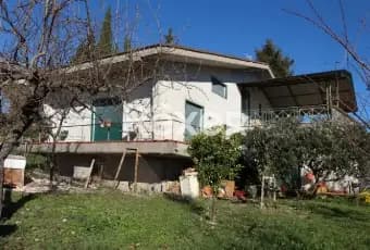 Rexer-Cerreto-Sannita-Villa-indipendente-con-uliveto-e-vigneto-ALTRO