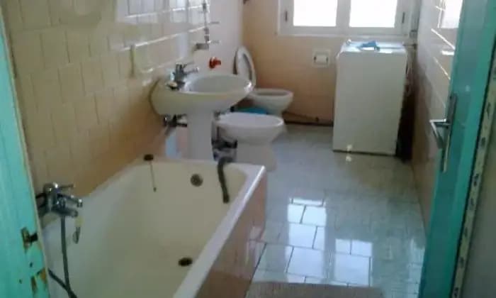 Rexer-Canosa-di-Puglia-BILOCALE-IN-AFFITTO-BAGNO