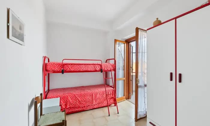 Rexer-San-Nicola-Arcella-Appartamento-con-mansarda-e-terrazzo-vista-mare-Centro-storico-CAMERA-DA-LETTO