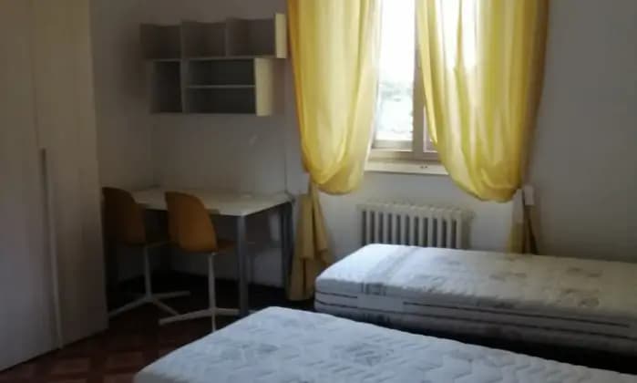 Rexer-Urbino-Due-stanze-singoledoppie-in-centro-storico-CAMERA-DA-LETTO