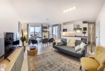 Rexer-Venezia-Affittasi-stanze-in-appartamento-nuovo-di-mq-SALONE