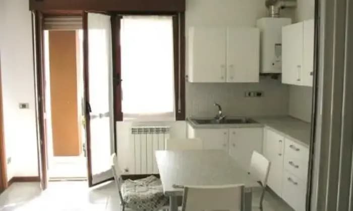 Rexer-Verona-Bilocale-in-zona-tranquilla-a-Verona-CUCINA