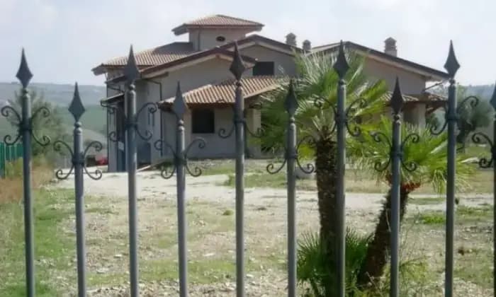 Rexer-Teramo-Villa-in-vendita-Frazione-di-Chiareto-TE-ALTRO
