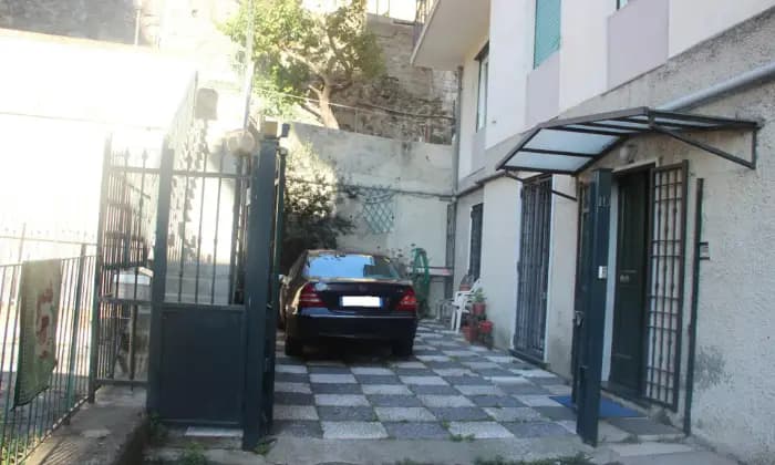 Rexer-Genova-Appartamento-con-giardino-e-posto-macchina-vicino-al-mare-GARAGE