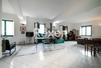 Rexer-SantAngelo-dei-Lombardi-Spazioso-appartamento-con-vista-sugli-Appennini-SALONE