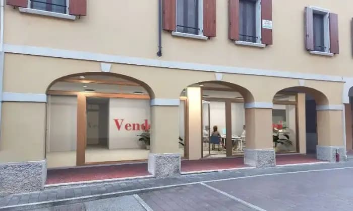 Rexer-Canneto-sullOglio-Locale-in-vendita-in-via-Mario-Corradini-ALTRO