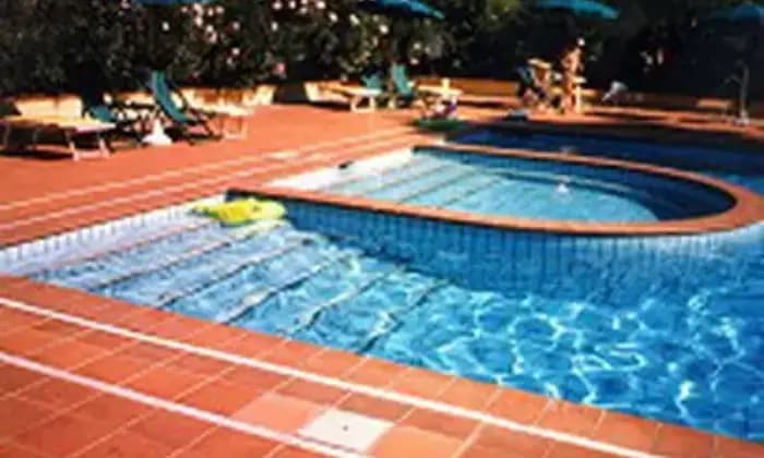 Rexer-Montignoso-Villetta-con-ingresso-indipendente-in-residence-con-piscina-e-tennis-Altro