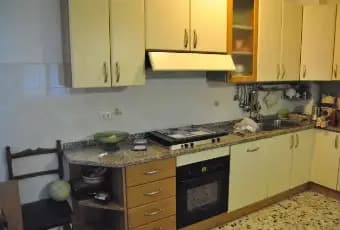 Rexer-Monterubbiano-Appartamento-indipendente-con-altri-immobili-corte-e-terreno-CUCINA