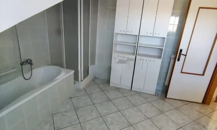 Rexer-Carlopoli-Villa-in-vendita-in-via-delle-Ginestre-BAGNO