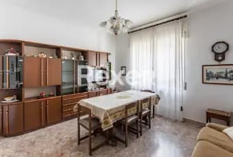 Rexer-Sulmona-Grande-appartamento-luminoso-con-balcone-Sulmona-Centro-SALONE