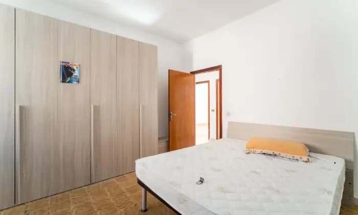 Rexer-Urbisaglia-Luminoso-appartamento-con-garage-CAMERA-DA-LETTO
