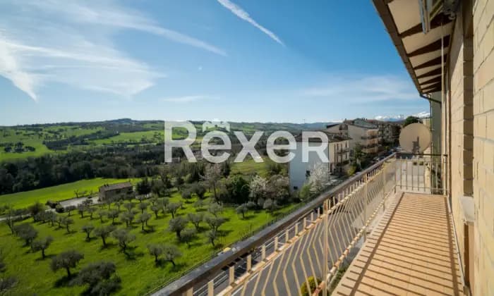 Rexer-Urbisaglia-Luminoso-appartamento-con-garage-BALCONI