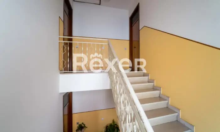 Rexer-Urbisaglia-Luminoso-appartamento-con-garage-SCALE
