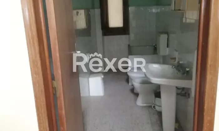 Rexer-Abbasanta-Casa-indipendente-in-pieno-centro-BAGNO