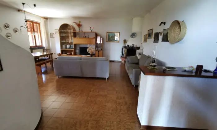 Rexer-Pomarance-Appartamento-panoramico-in-Villa-Trifamiliare-tipica-Toscana-SALONE