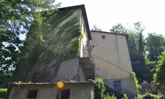 Rexer-Castelnuovo-di-Garfagnana-Vendesi-Rustico-Strada-Statale-della-Garfagnana-Castelnuovo-di-Garfagnana-Facciata