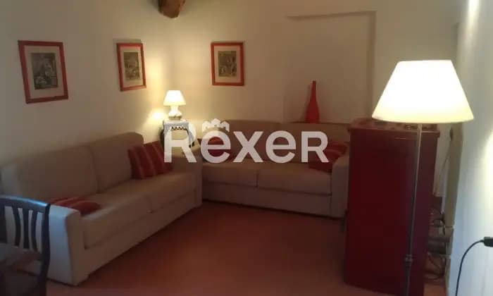 Rexer-POGGIO-LODOLI-frazione-di-MURLO-SI-Appartamento-su-due-piani-in-vendita-nel-borgo-di-Poggio-Lodoli-Salone