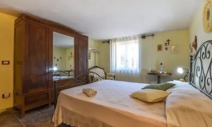 Rexer-Enna-Villa-con-terreno-lontana-dal-centro-abitato-circa-km-CAMERA-DA-LETTO