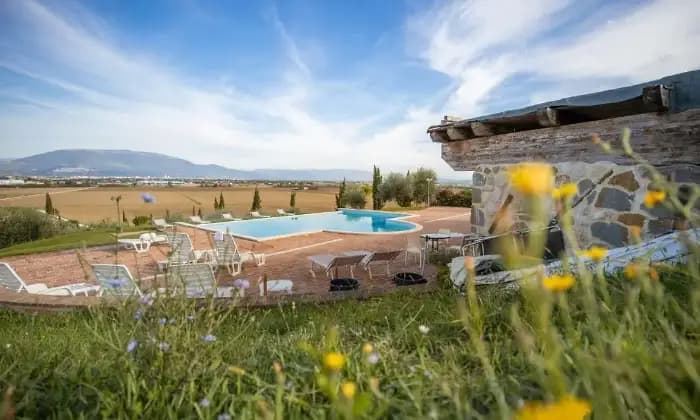 Rexer-Perugia-Country-Resort-Agriturismo-in-VENDITA-GIARDINO