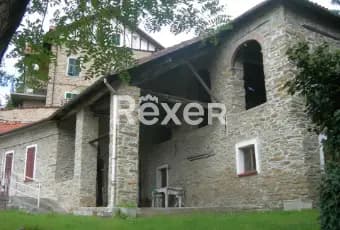 Rexer-Melazzo-RUSTICO-nel-centro-nei-pressi-del-Castello-Gandolfi-SALONE
