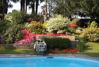 Rexer-Cassago-Brianza-Vendesi-due-appartamenti-in-prestigiosa-villa-con-piscina-completamente-arredata-Piscina