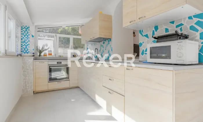 Rexer-Ischia-Appartamento-in-parco-privato-CUCINA