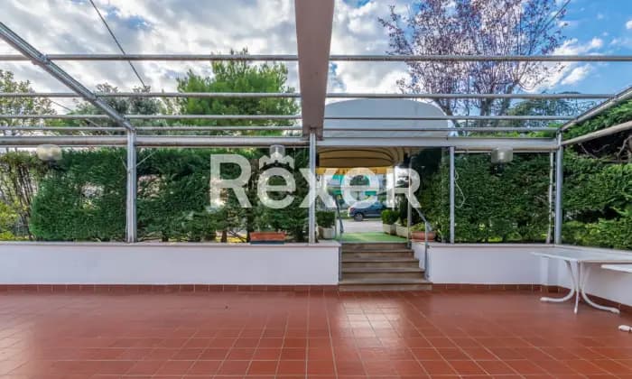 Rexer-Rimini-Ristorante-con-due-sale-ampie-cucina-attrezzata-parcheggio-e-magazzini-INGRESSO