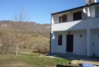 Rexer-Casteldelci-Villetta-in-vendita-in-via-Uguccione-della-Fagiola-a-Casteldelci-Giardino