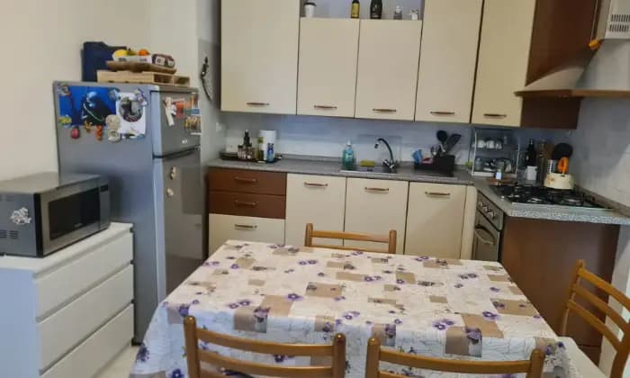 Rexer-Mele-Genova-Appartamento-arredato-con-box-Cucina