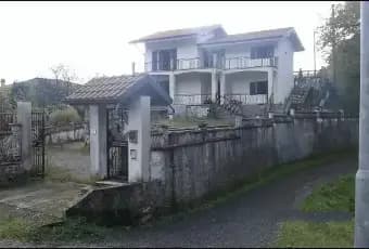 Rexer-Podenzana-Villa-indipendente-in-vendita-in-SP-a-Podenzana-Giardino