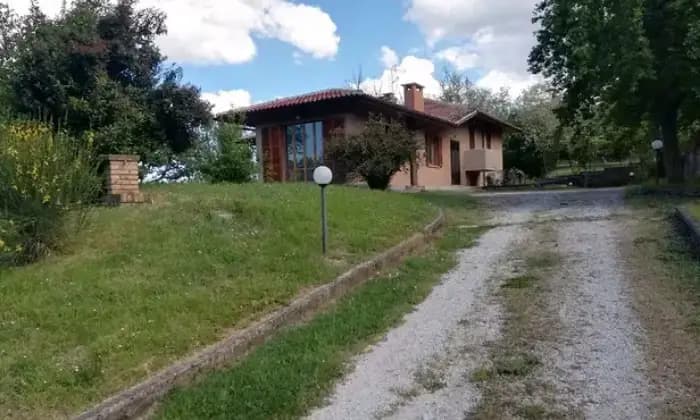 Rexer-Urbino-Vendesi-Villa-a-Urbino-PU-Giardino