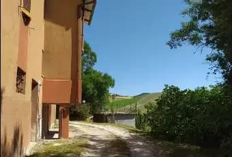 Rexer-Sassoferrato-Appartamento-al-primo-piano-in-vendita-a-Sassoferrato-Terrazzo