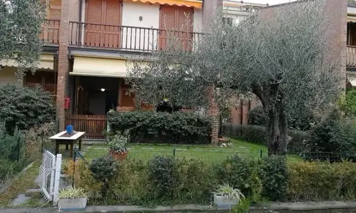 Rexer-Lerici-Vendesi-stupendo-appartamento-in-residence-colline-di-Lerici-Giardino