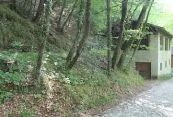 Rexer-Riva-del-Garda-A-pochi-km-da-Riva-del-Garda-casolare-con-montagna-Altro