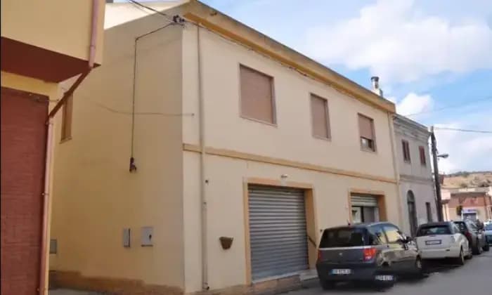 Rexer-Furtei-NegozioUfficio-in-vendita-in-via-Roma-a-Furtei-Garage