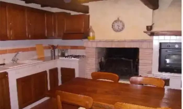 Rexer-Civita-Castellana-Vendesi-casa-indipendente-a-CIVITA-CASTELLANA-VT-Cucina