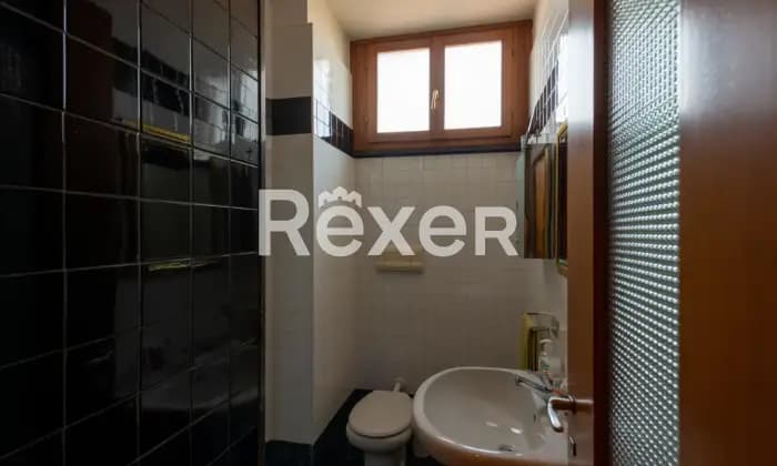 Rexer-Carpenedolo-Splendido-attico-dal-design-moderno-con-ampio-terrazzo-BAGNO