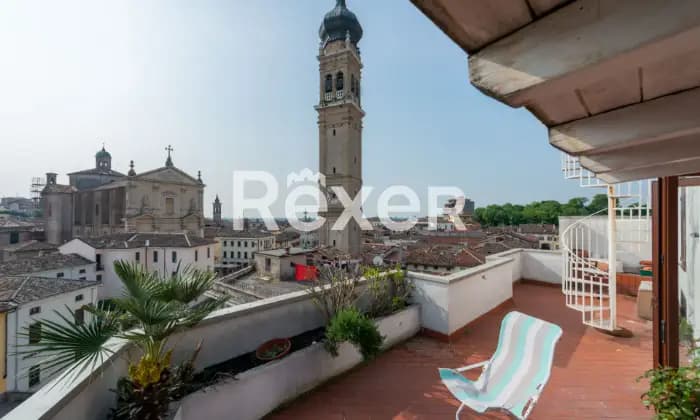 Rexer-Carpenedolo-Splendido-attico-dal-design-moderno-con-ampio-terrazzo-TERRAZZO